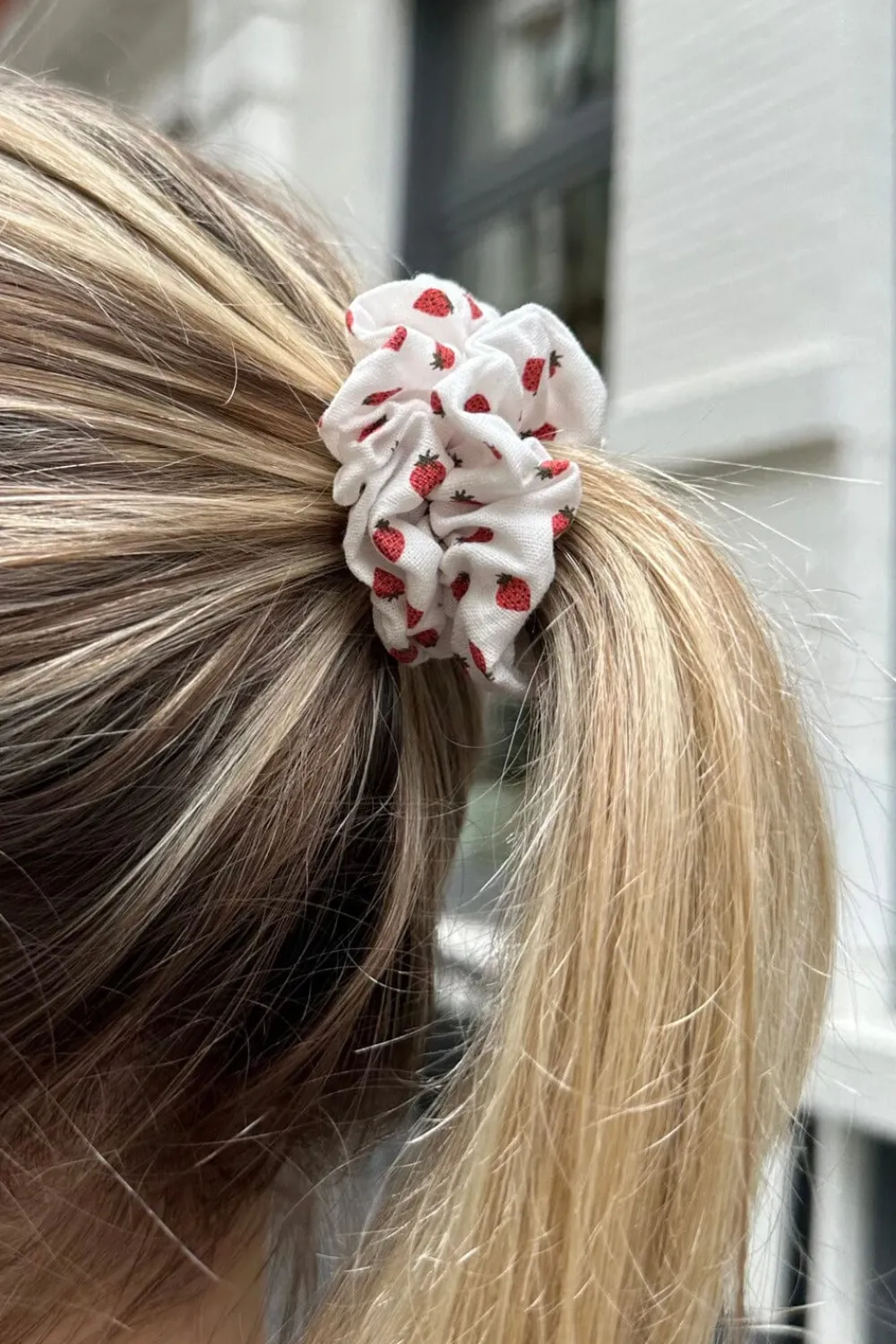 Outlet Strawberry Scrunchie Hair Accessories
