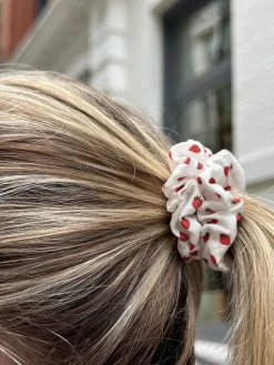 Outlet Strawberry Scrunchie Hair Accessories